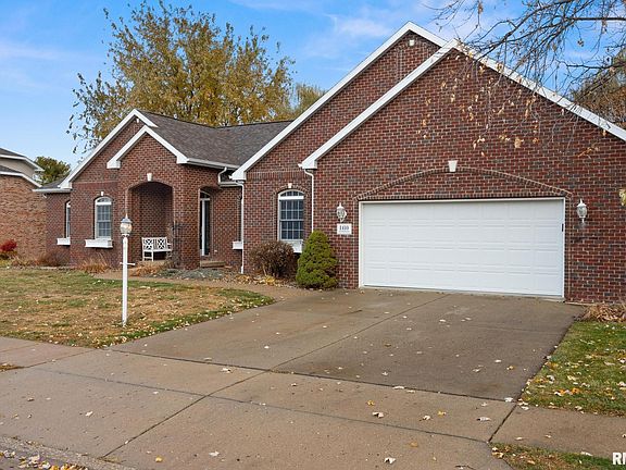 3rd image of 1410 Indigo Dr