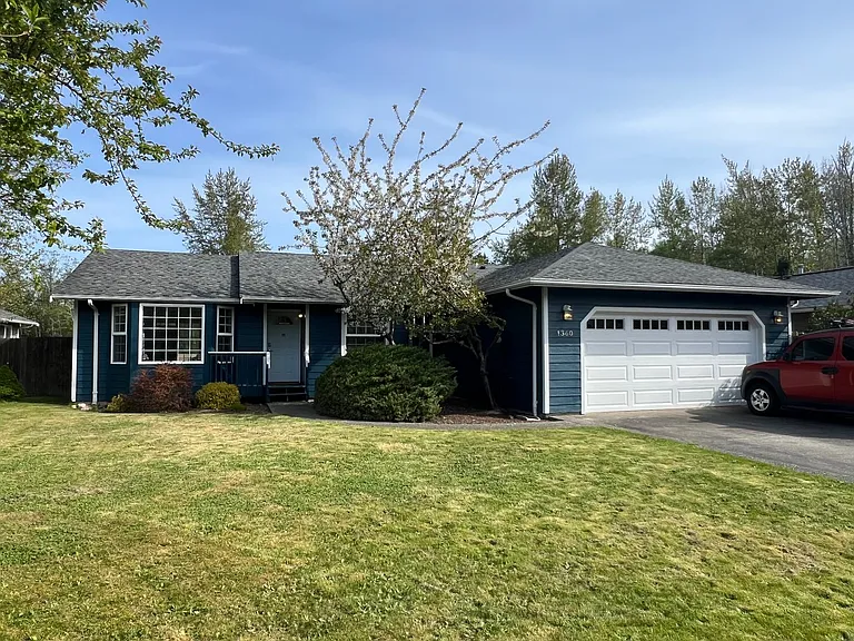 1360 Roma Rd — Photo 1