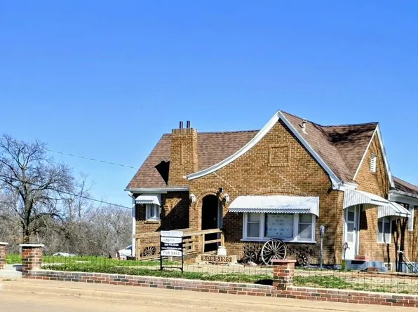 740 N Walnut St, Medicine Lodge, KS 67104