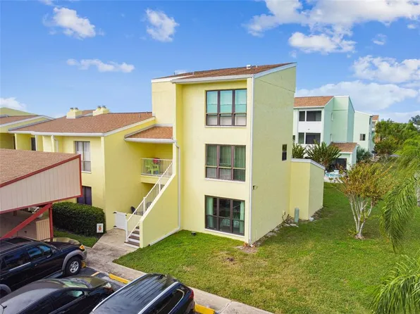 1 Windrush Blvd APT 27, Indian Rocks Beach, FL 33785