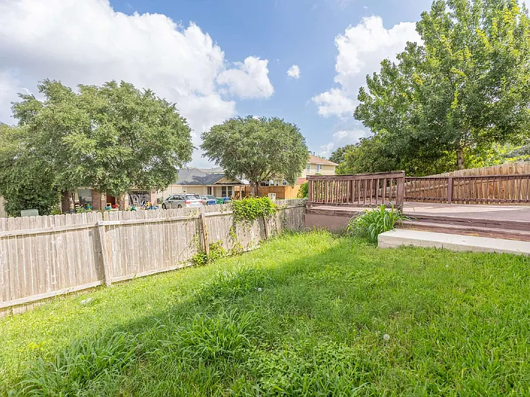 5507 Christina Path — Photo 37