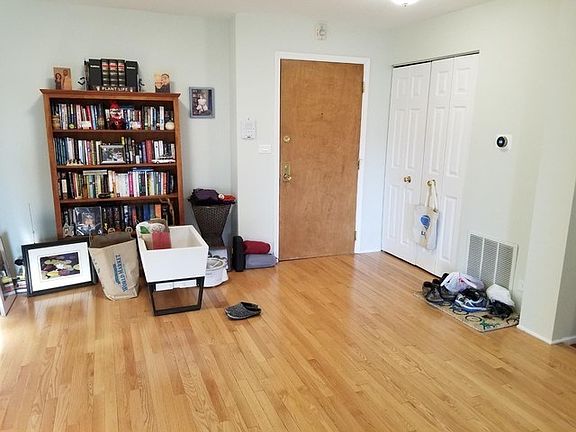 5th image of 901 Hinman Ave APT 5H