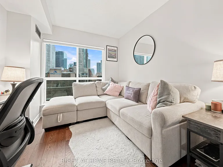 25 The Esplanade #1610 — Photo 12
