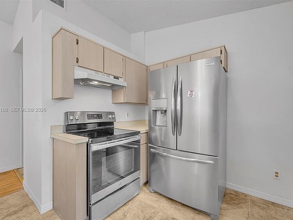 5th image of 331 San Gabriel St
