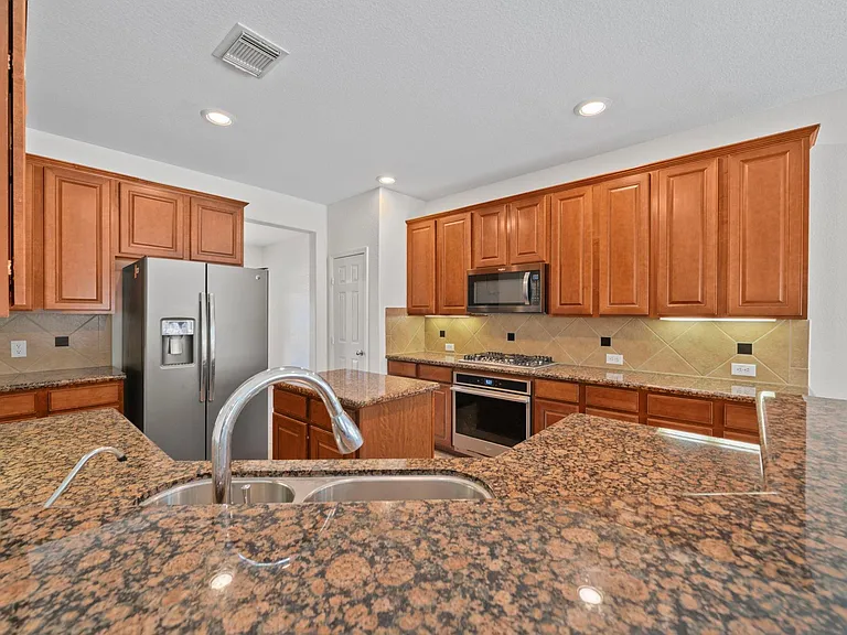 25210 Doves Gate Ct — Photo 12