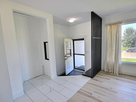 3rd image of 5207 46th St