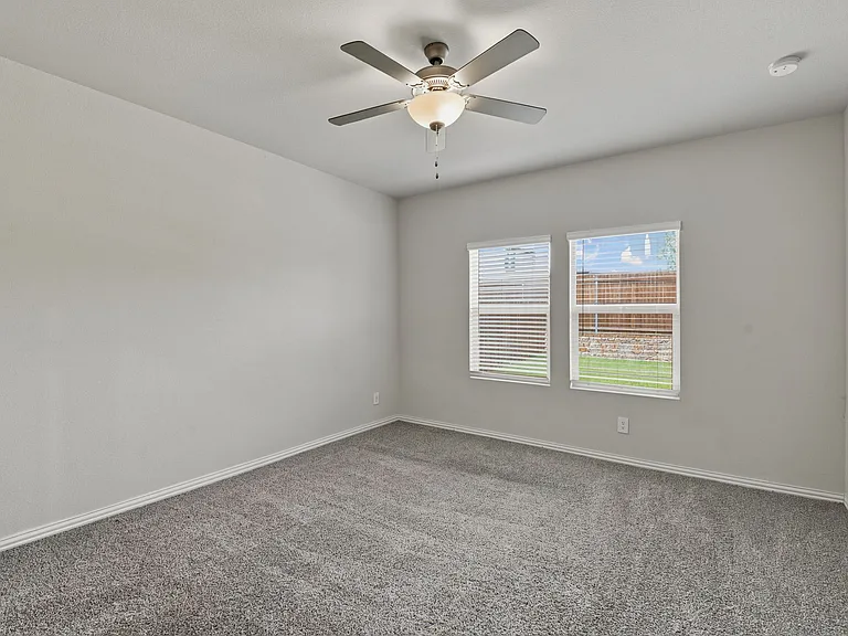 810 Honeydew Ln — Photo 34