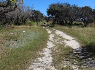 121 Kluge Trl, Rockport, TX 78382