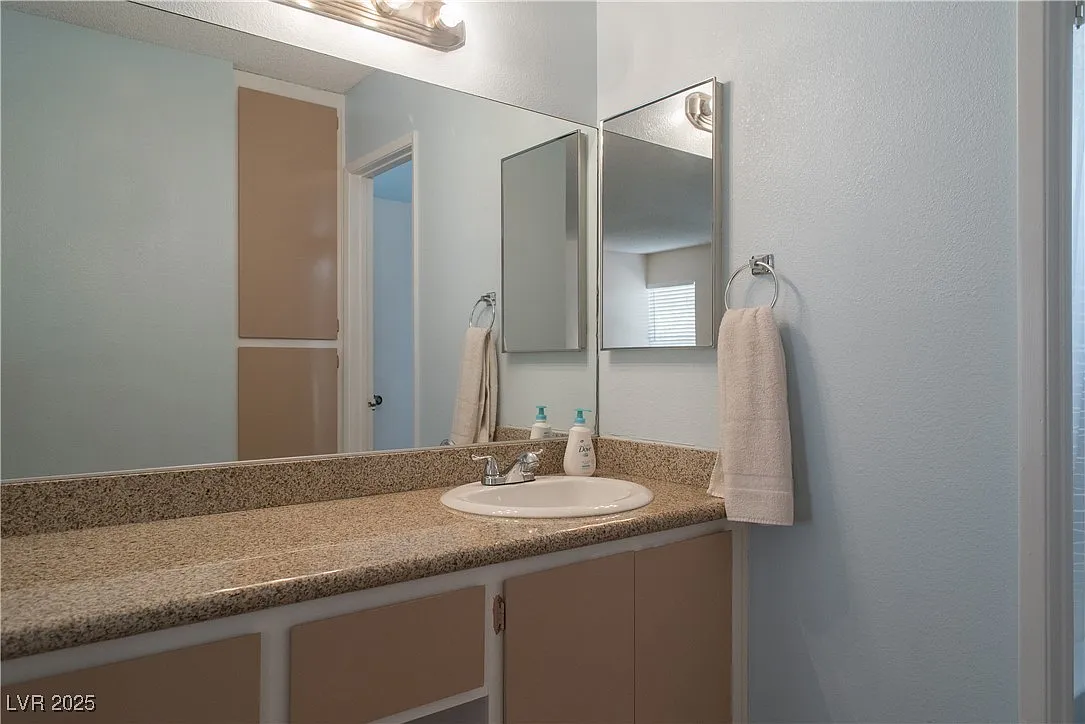 2 bed, 2.0 bath, 1068 sqft, $3,195 — Photo 4