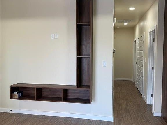 5th image of 2900 Gabriel St #4