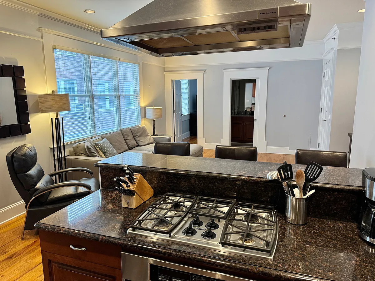 Building Photo - 259 14th St NE #204