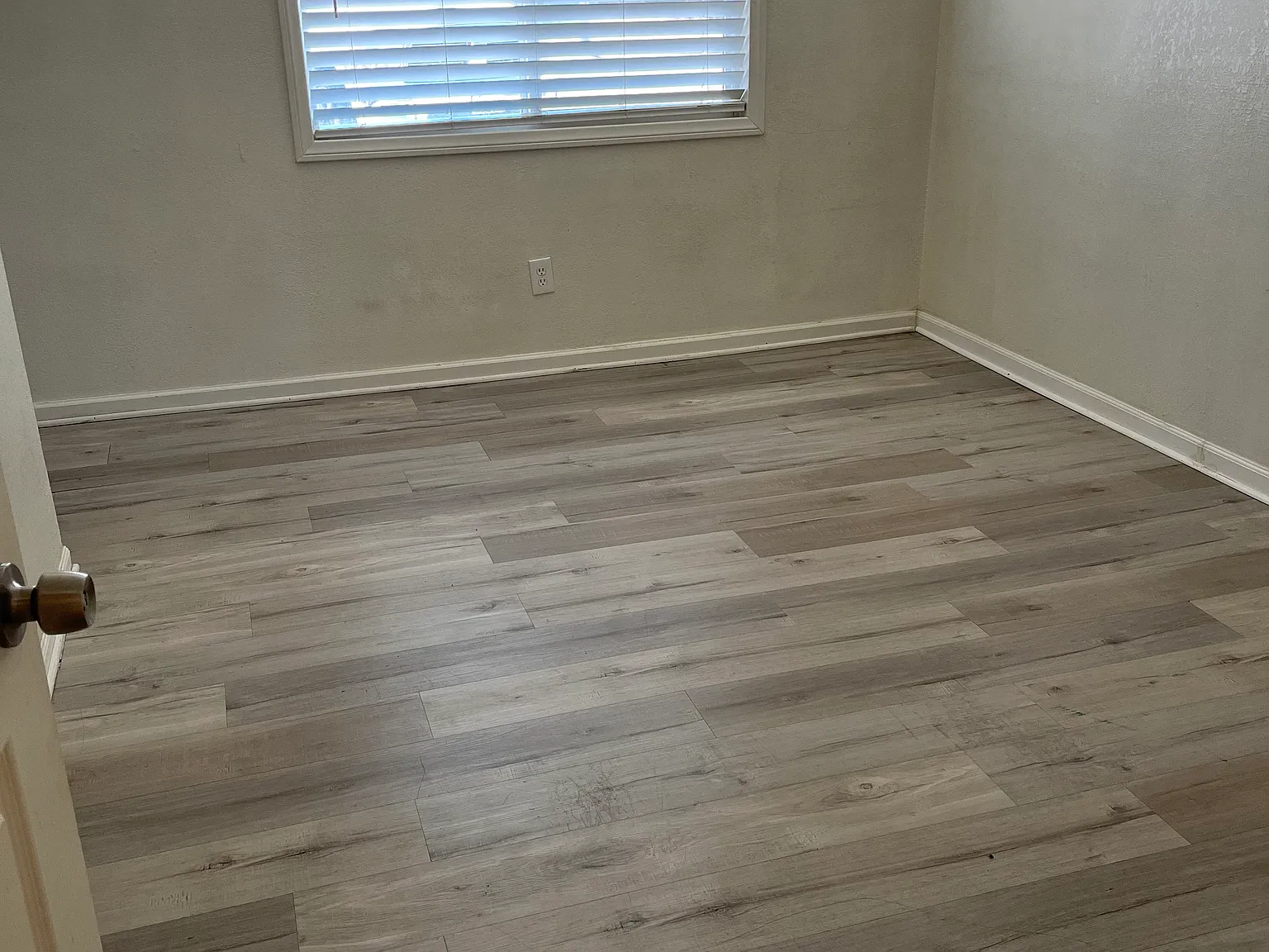 4 bed, 2000 sqft, $800 — Photo 3