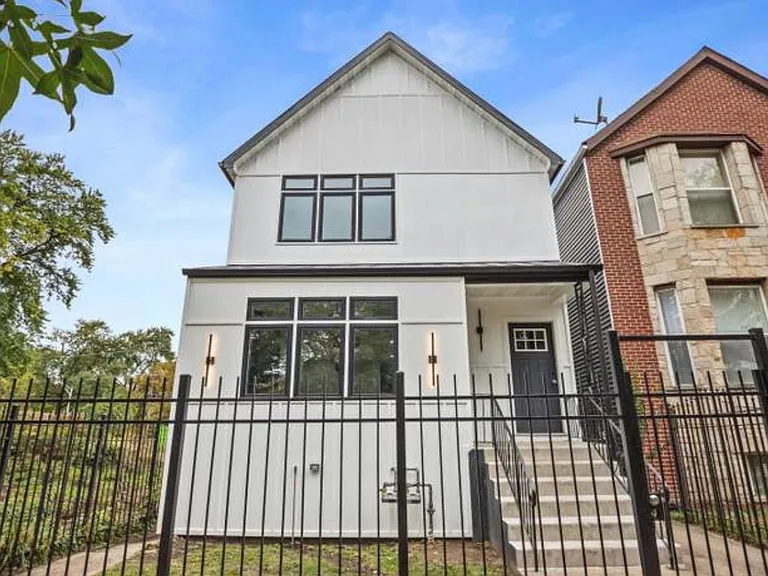 6350 S Saint Lawrence Ave — Photo 2