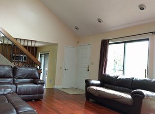 52 Westgate Dr, Edison, NJ 08820