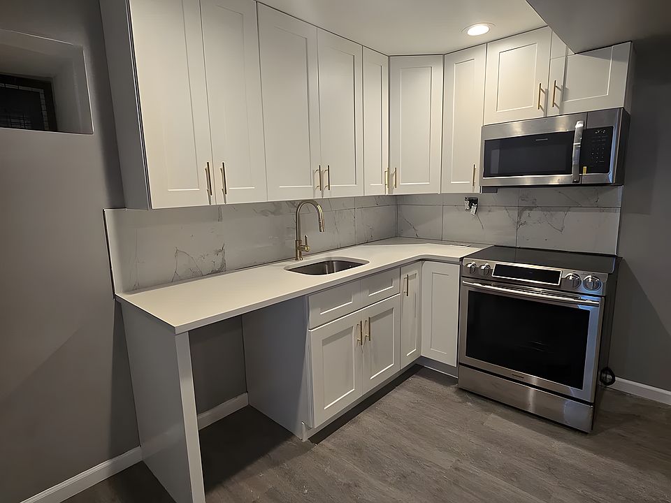1st image of 65 Oak St APT 1