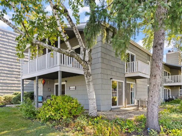 2091 Creekside Dr #1-2, Wheaton, IL 60189