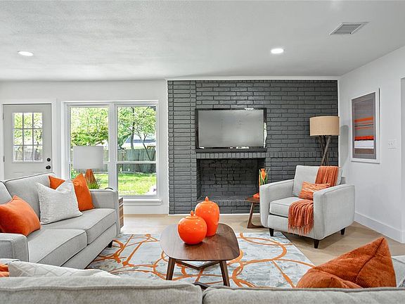 5th image of 10610 Royalwood Dr