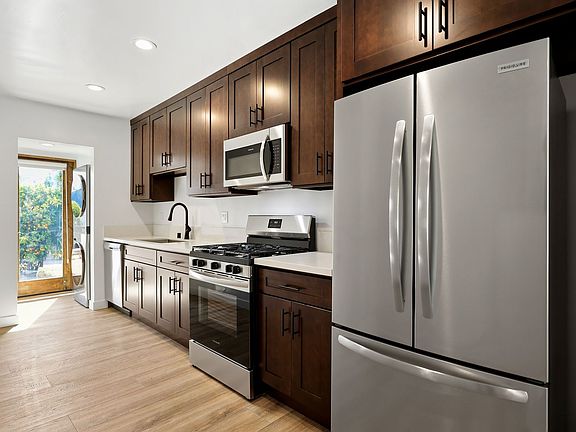 4th image of 1117-1119 Michigan Ave #1754-1756-12