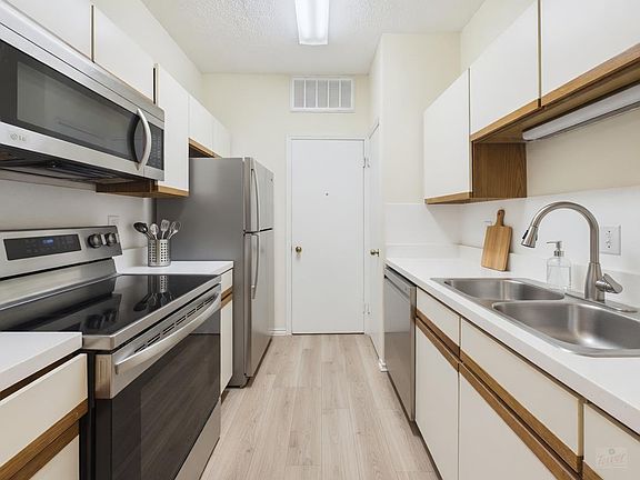 4th image of 2804 Rio Grande St APT 201