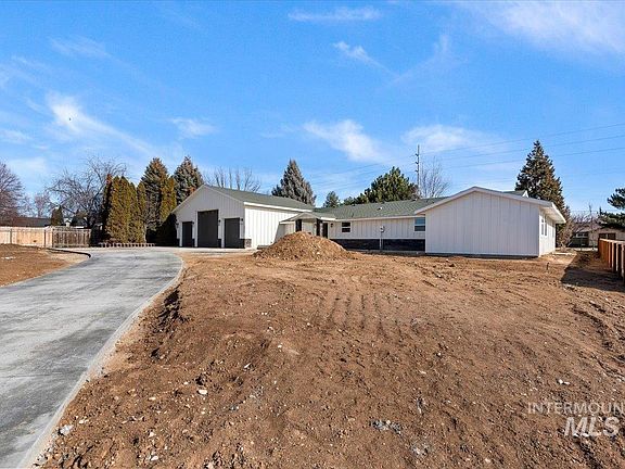 3rd image of 2435 N Black Cat Rd