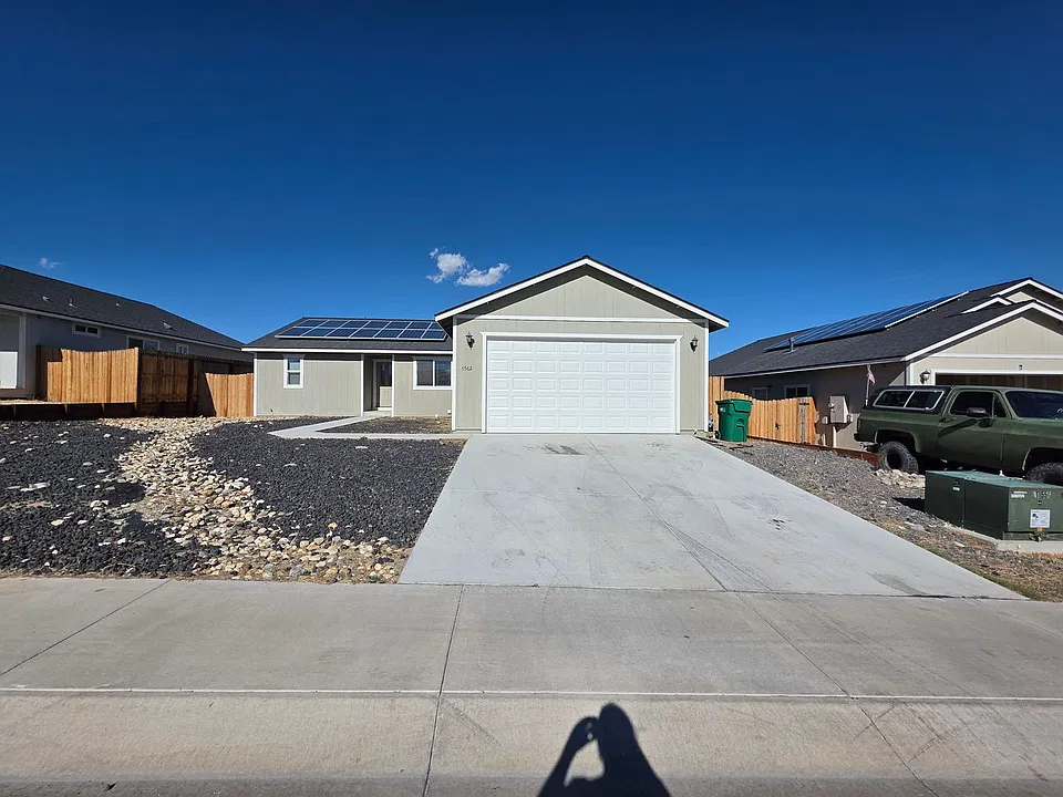 4562 Spaight Way