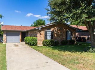 1424 Mimosa St, Cleburne, TX 76033