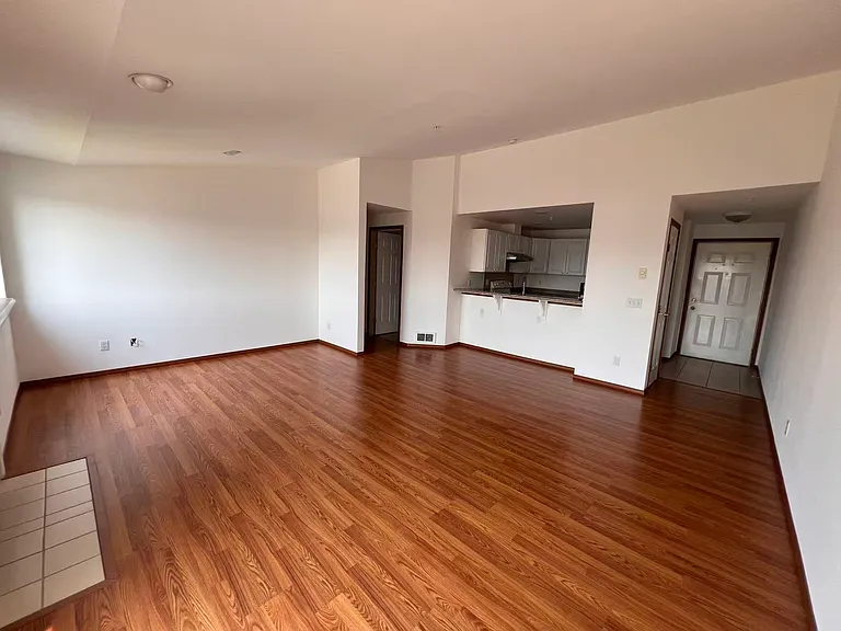1160 Monroe Ave NE #D6 — Photo 5