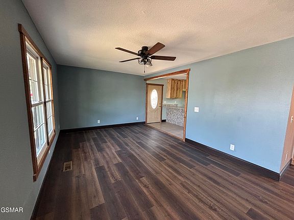5th image of 709 8th St