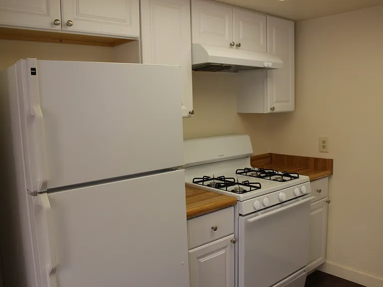 715 Creston Rd #D — Photo 3