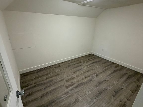 4th image of 3049 Main St #3049