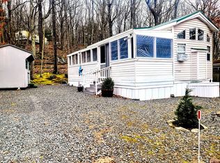 173 Shohola Ln, Shohola, PA 18458