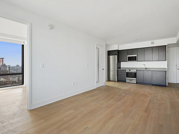 5th image of 662 Pacific St APT 24C