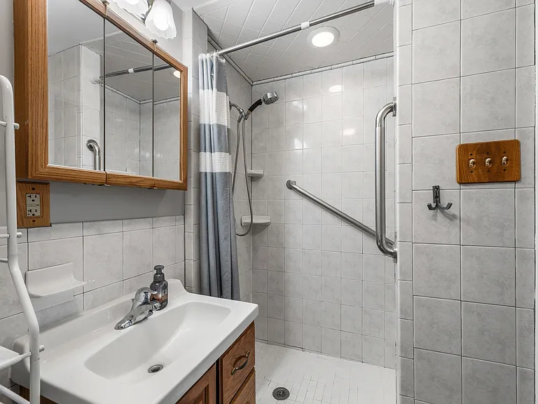 3361 Glebe Dr — Photo 5