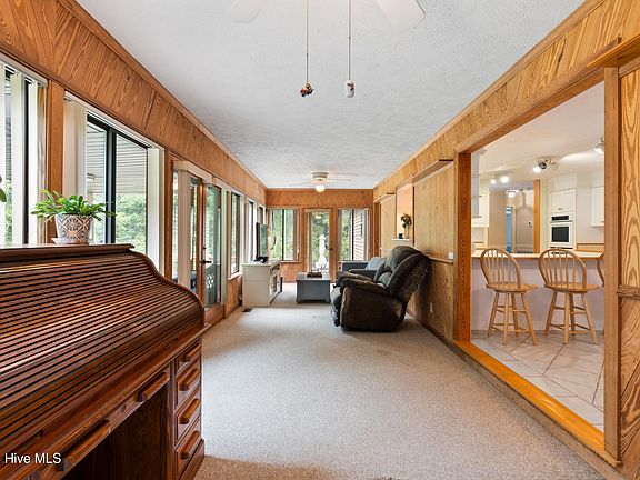 4th image of 275 Curtis Drive