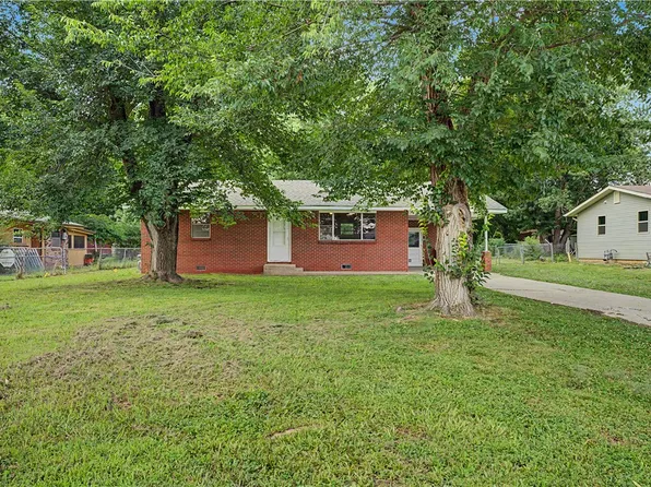 707 E Sumac St, Rogers, AR 72756