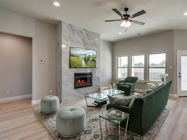 420 E Lamar St, Palmer, TX 75152