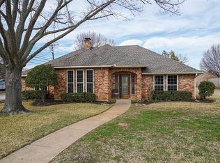 3124 Sweet Briar St, Grapevine, TX 76051
