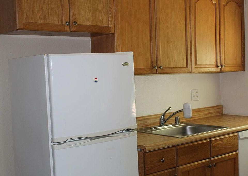 2nd image of 1133 Meadow Ln APT 92