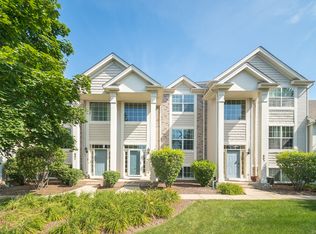 805 Summit Creek Dr, Shorewood, IL 60404
