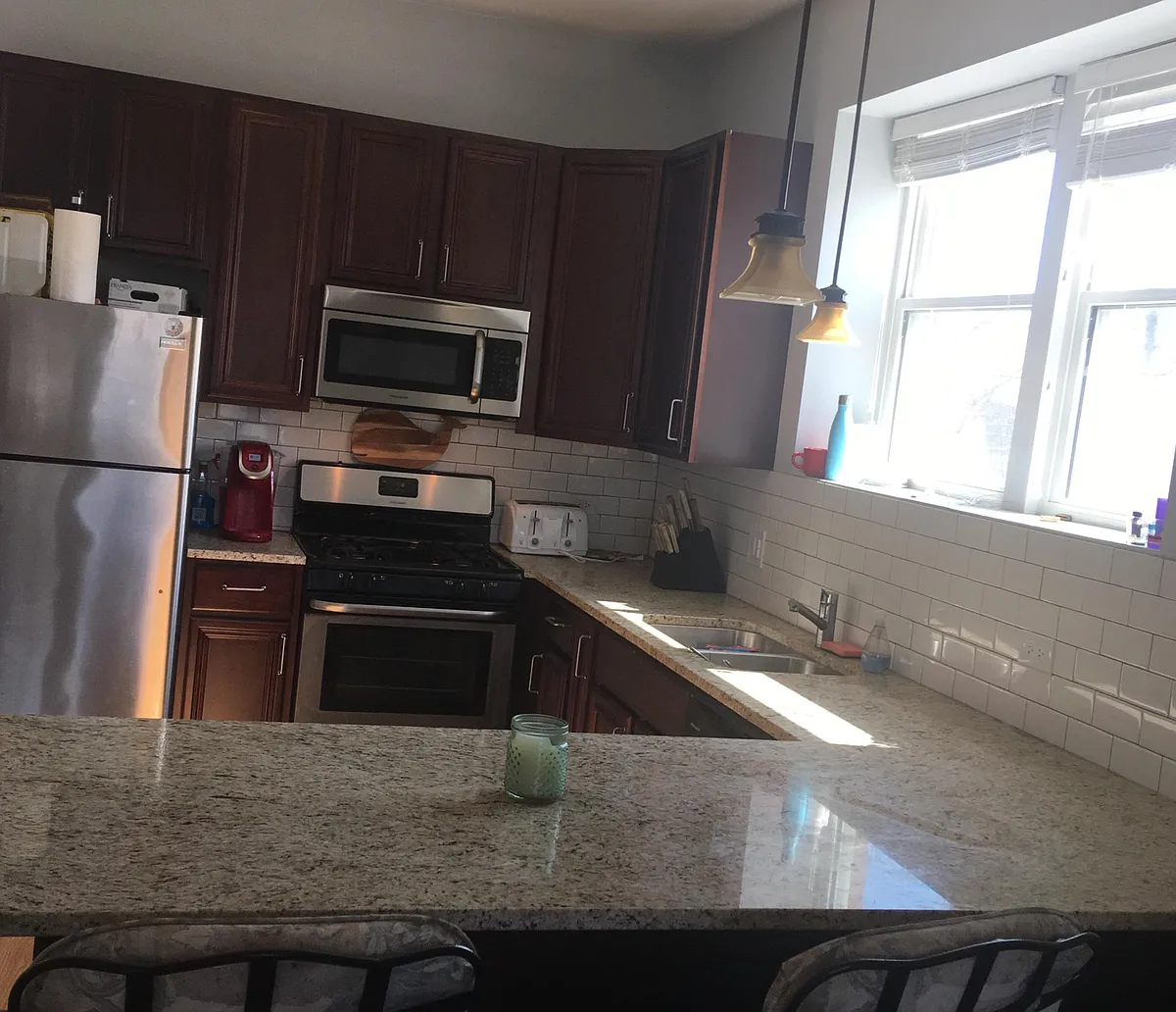 Building Photo - 917 S Miller St #3F