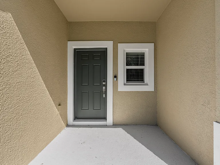2130 Hallier Cv — Photo 3