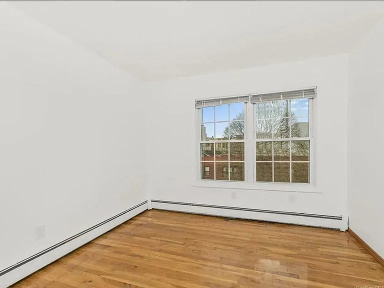 2169 Davidson Ave #B — Photo 9