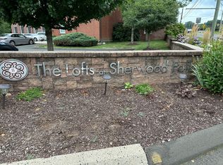 10 Main St UNIT 204, Berlin, CT 06037