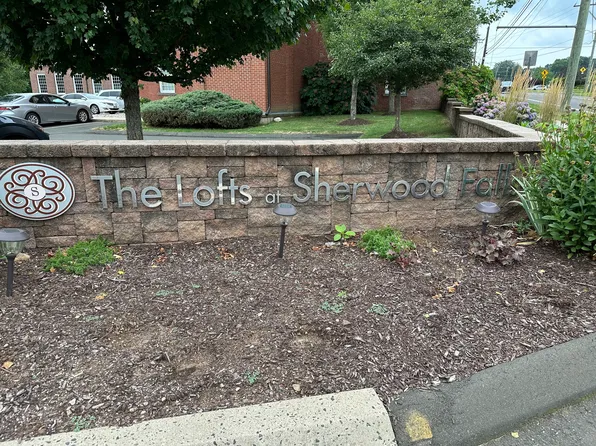 10 Main Street #204, Berlin, CT 06037