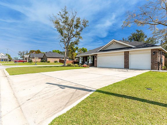 3rd image of 8545 Holley Hills Cir