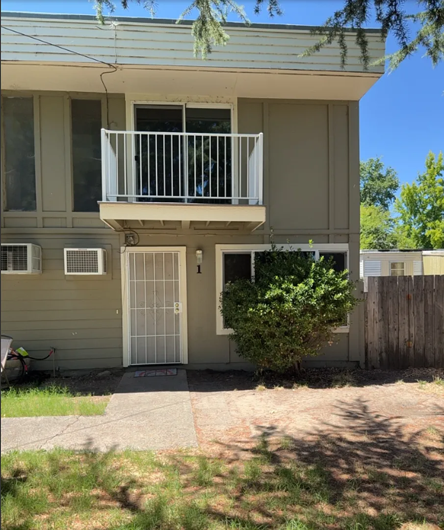 3001 Lakeshore Blvd — Photo 1