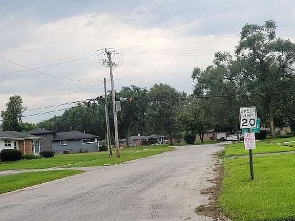 4th image of 2755 Circle Dr