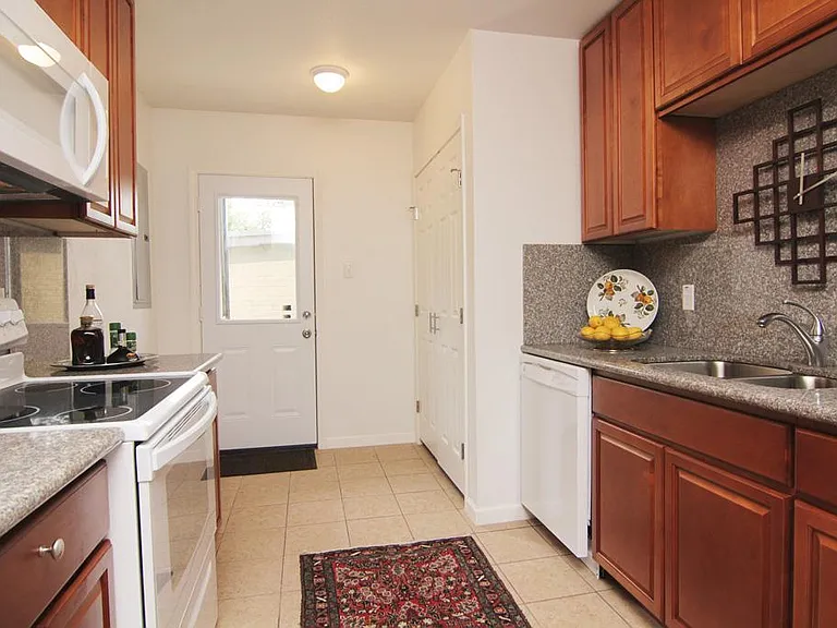 6832 Bellgreen Dr #C — Photo 5