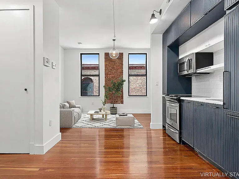 180 Bainbridge St #311 — Photo 2