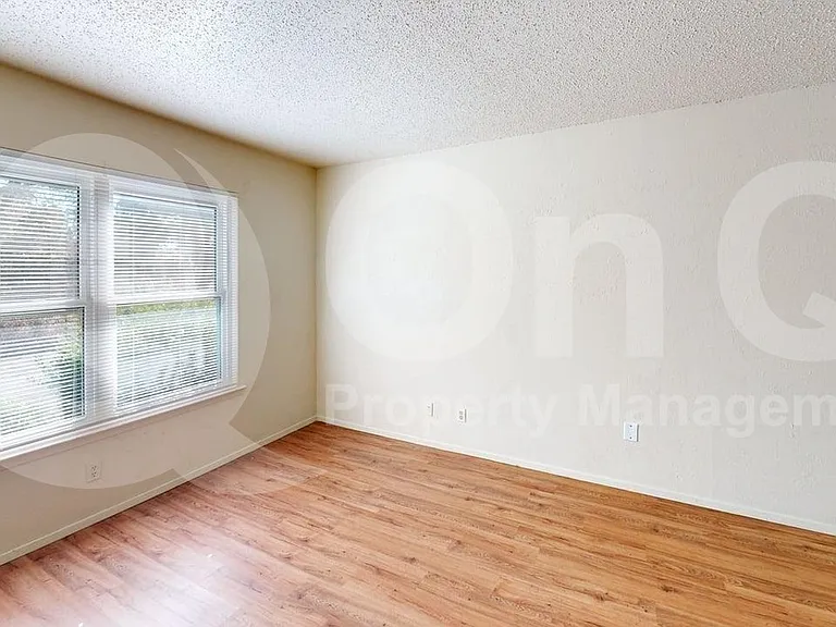 410 Bryan St #17 — Photo 11